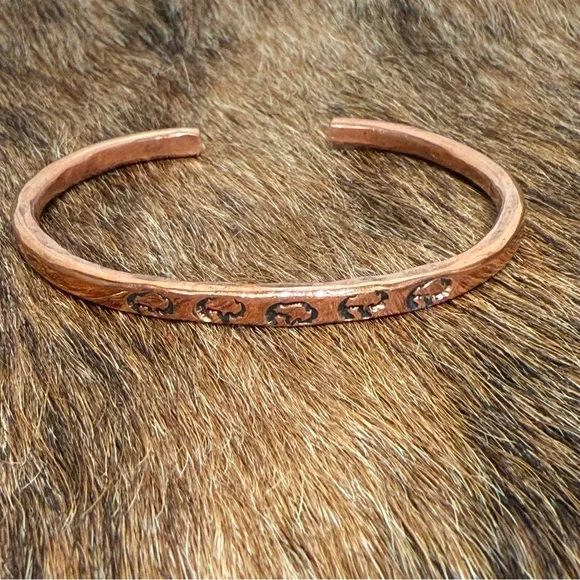 Elegant Shirley Plummer Copper Bracelet - Picture 1 of 6